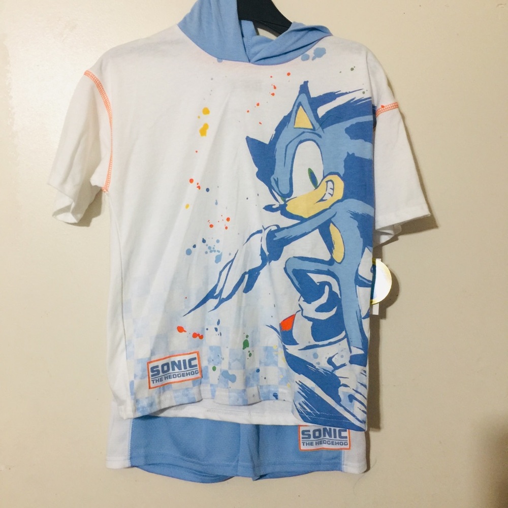 new sonic shirt with hood and pants